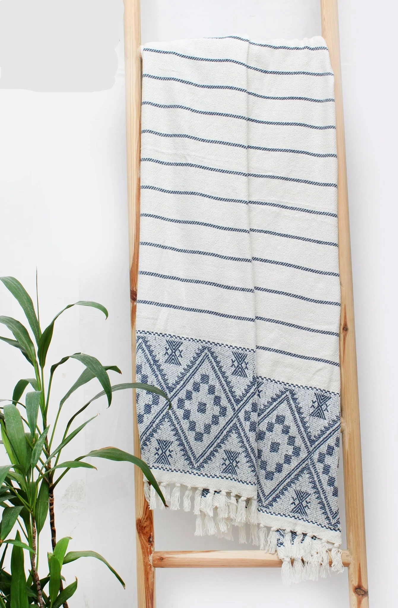  Awst Int'l Cotton Throw- Southwestern - Image 4