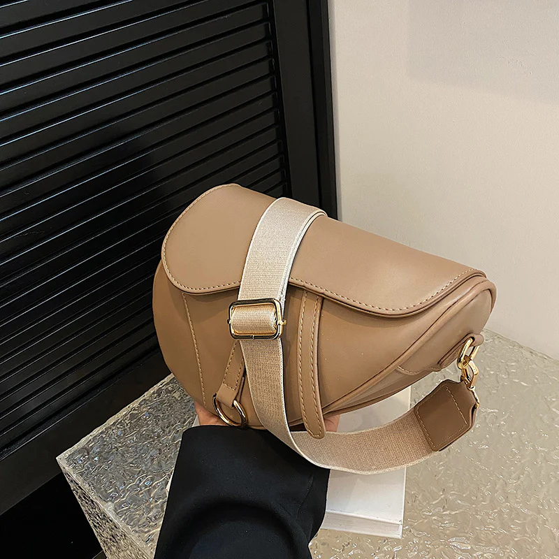 AWST Int'l  Saddle Shoulder Handbag - Image 7