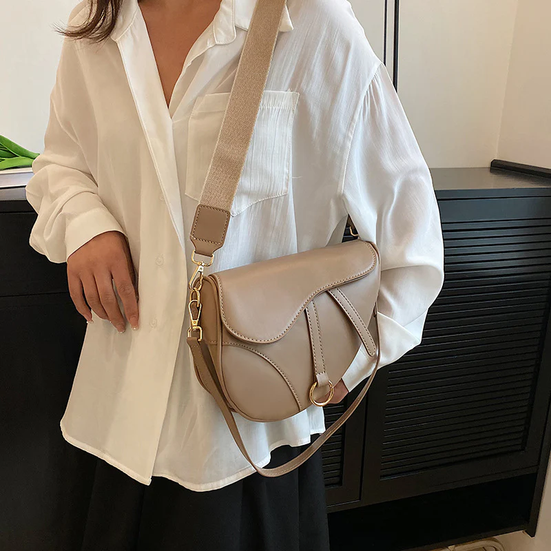 AWST Int'l  Saddle Shoulder Handbag - Image 8